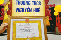 TRƯỜNG THCS NGUYỄN HUỆ ĐẠT GIẢI BA HỘI THI LÀM LỒNG ĐÈN CẤP HUYỆN NĂM HỌC 2024-2025