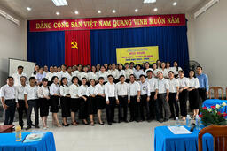 TRƯỜNG THCS NGUYỄN HUỆ TỔ CHỨC THÀNH CÔNG HỘI NGHỊ VIÊN CHỨC, NGƯỜI LAO ĐỘNG NĂM HỌC 2024-2025