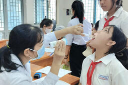 TRƯỜNG THCS NGUYỄN HUỆ PHỐI HỢP VỚI TTYT XÃ PHƯỚC HƯNG KHÁM SỨC KHỎE ĐỊNH KÌ CHO HỌC SINH TOÀN TRƯỜNG NĂM HỌC 2024-2025